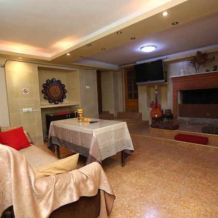 Hostel Feola Kutaisi Zewnętrze zdjęcie