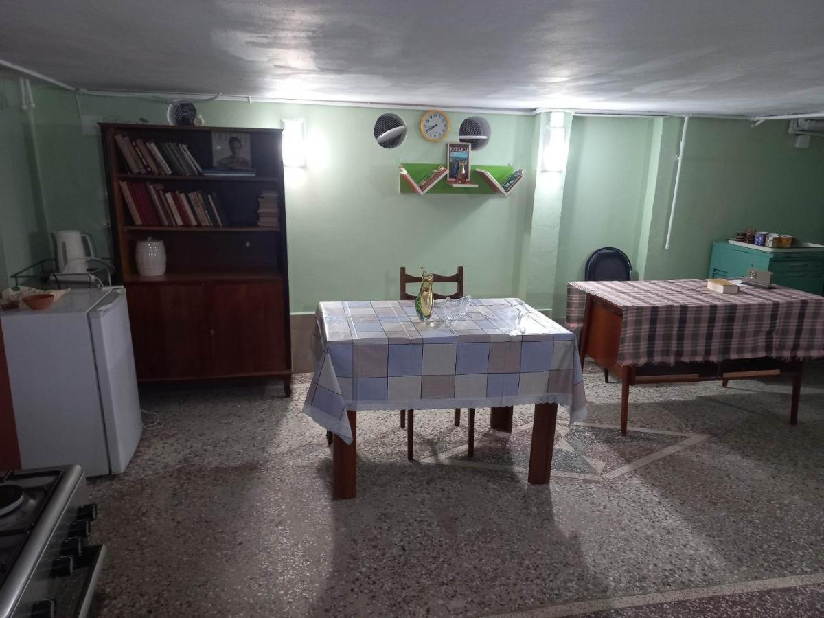 Hostel Feola Kutaisi Zewnętrze zdjęcie