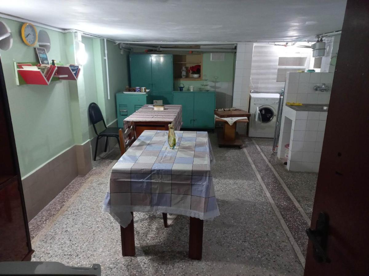 Hostel Feola Kutaisi Zewnętrze zdjęcie